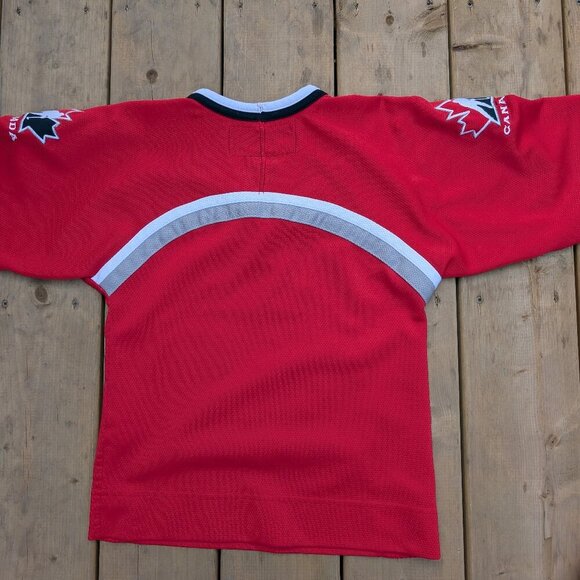Vintage Nike Team Canada Hockey Jersey - Youth Medium - Picture 6 of 6
